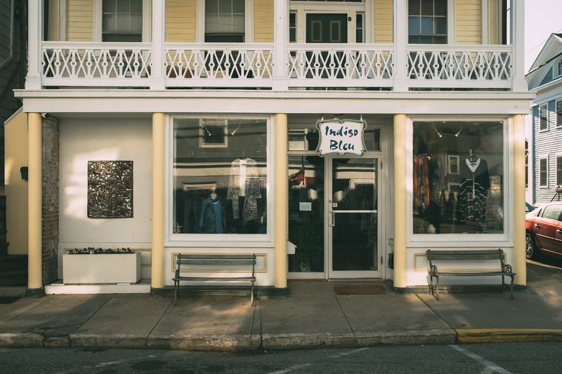 Indigo Bleu, Stonington