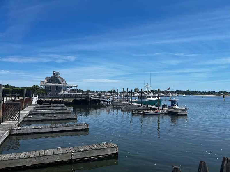The Best Lobster Roll In Connecticut Is Served At This Cozy Seafood Spot - Decor Hint Harbor Views With A Casual Feel