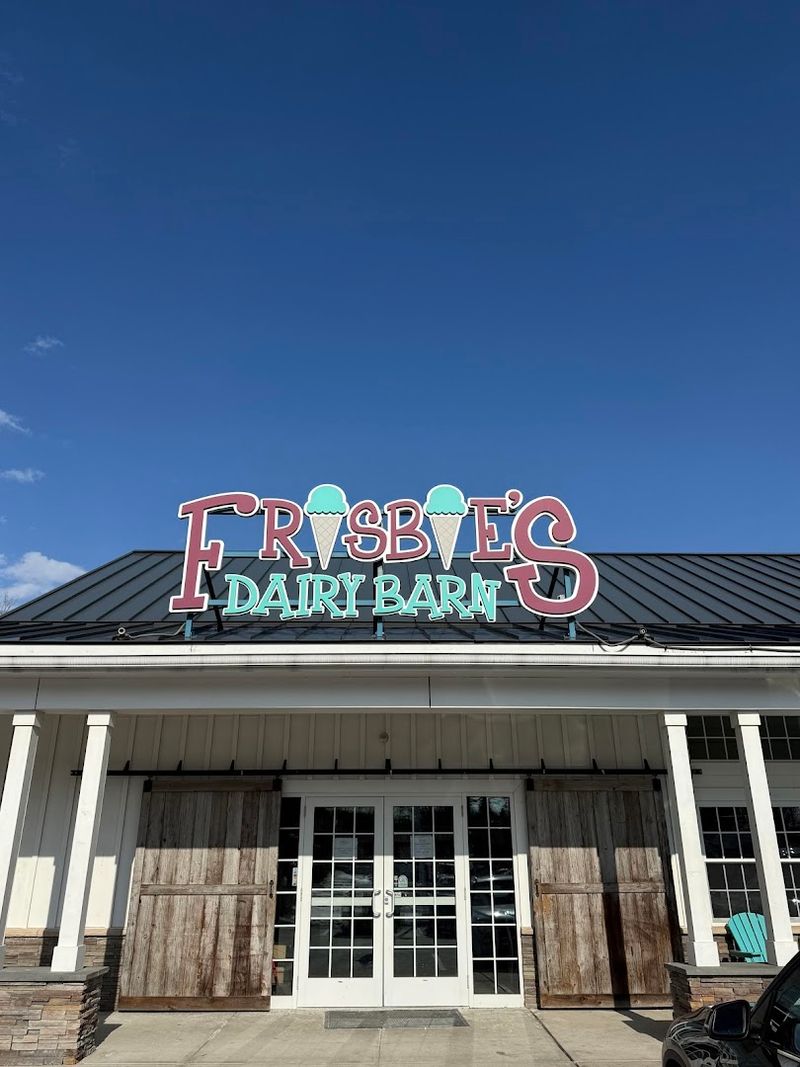 Discover A Small Connecticut Ice Cream Spot With Scoops Locals Can’t Stop Raving About - Decor Hint Bring The Family For An Easy Dessert Outing