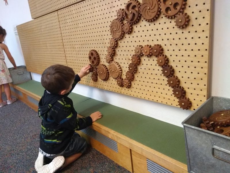 Science Discovery Stations That Make Experiments Feel Like Play