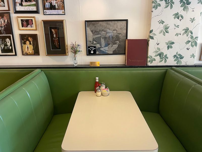 Famous Faces Have Eaten Here Too