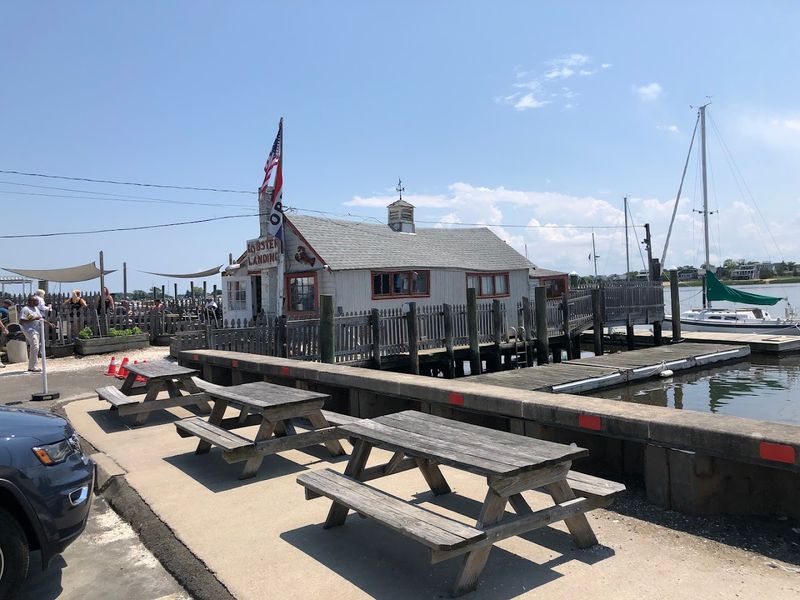 The Best Lobster Roll In Connecticut Is Served At This Cozy Seafood Spot - Decor Hint A Shoreline Favorite Worth The Wait