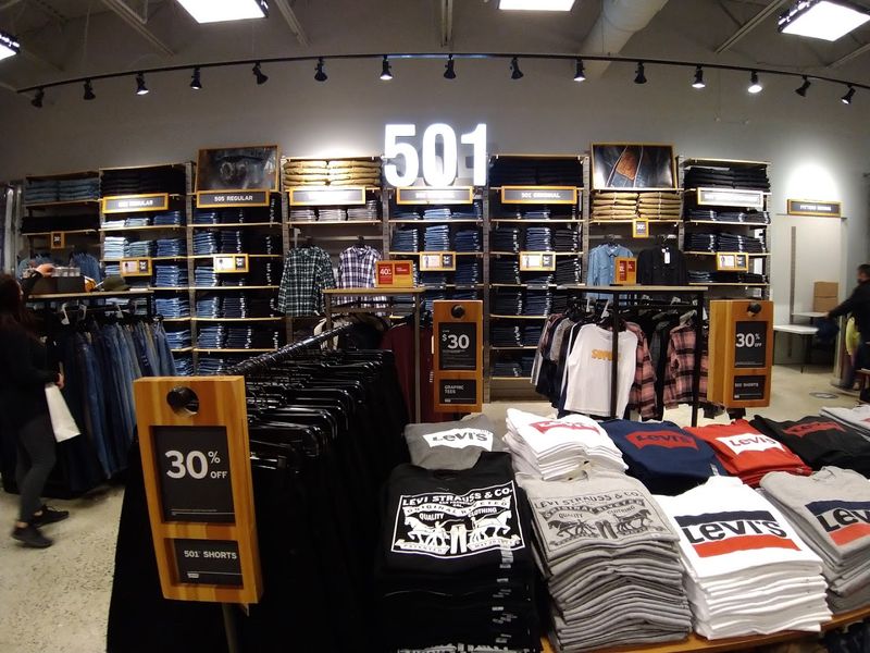 One Connecticut Shopping Destination Feels Practically Endless - Decor Hint Brands Worth The Drive