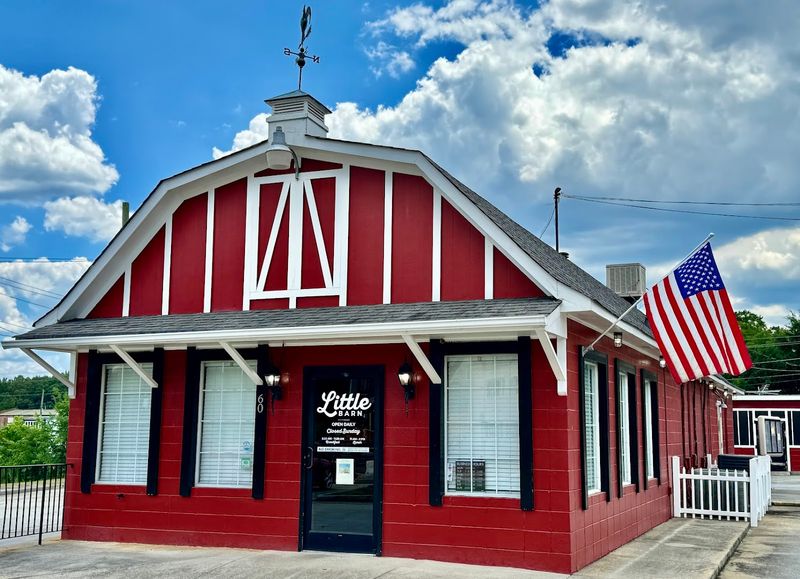 You Haven't Truly Lived Until You've Tried The Biscuits And Gravy At This Georgia Gem - Decor Hint Over 30 Years Of Southern Cooking Tradition