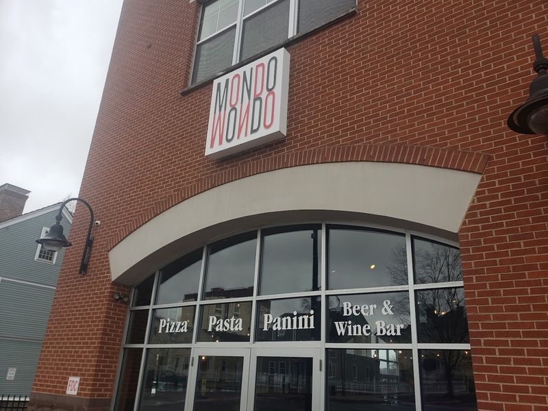 Mondo, Middletown