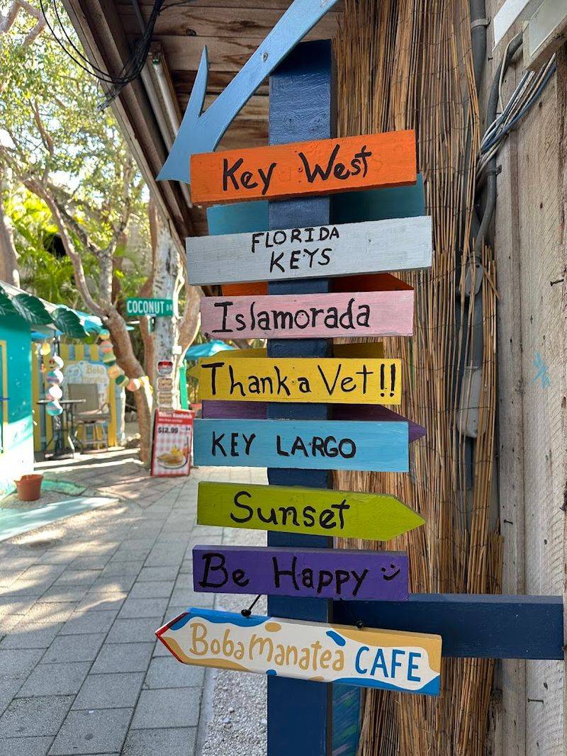 Boba Manatea Cafe