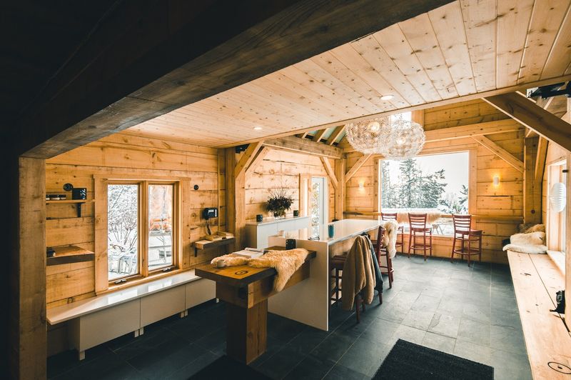 What Makes The Interior Feel Warm Without Trying Too Hard