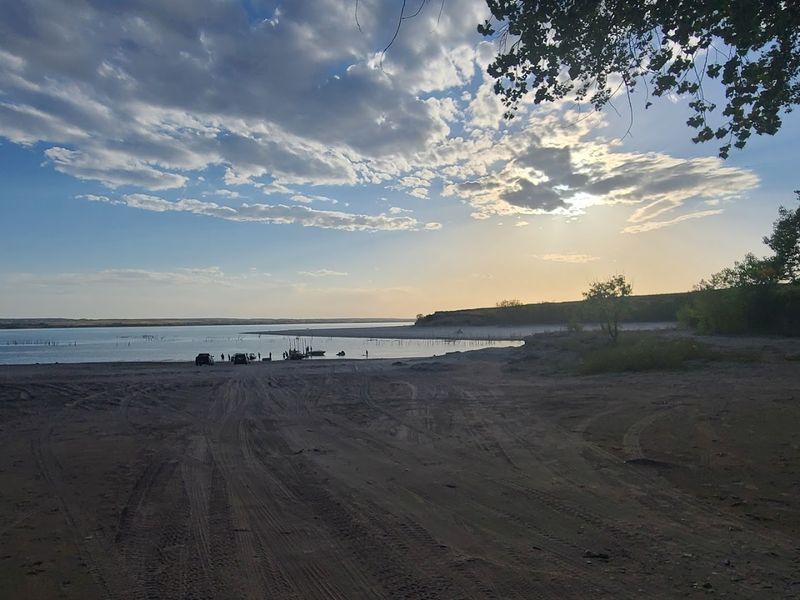 Cove Restaurant & Lounge at Admiral's Cove Resort, Lemoyne