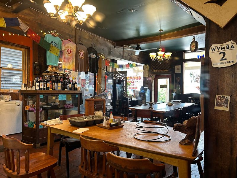 Sirianni's Café, Davis