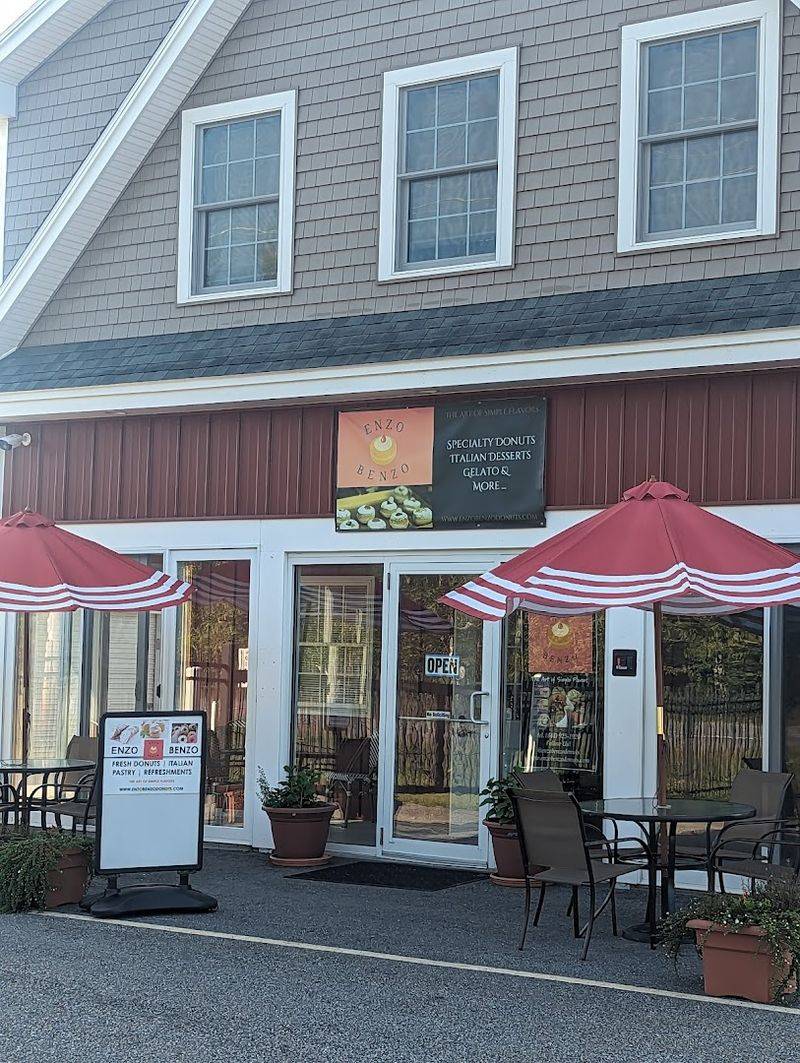 This Under-The-Radar Maine Bakery Serves Some Of The State's Most Beautiful Donuts - Decor Hint Why Getting There Early Actually Matters