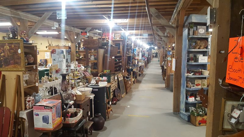 The Massive Flea Market In Maine That Feels Too Good To Be Real - Decor Hint Maine's Largest Indoor Flea Market