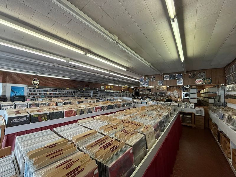 The Massive North Carolina Record Store With More Than 150,000 Albums, CDs, DVDs, And Singles - Decor Hint A Hidden Record Store Big Enough To Lose An Afternoon