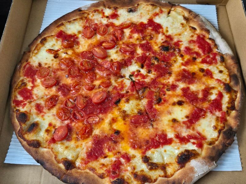 Coal-Fired Pizza That Earns Its Own Applause