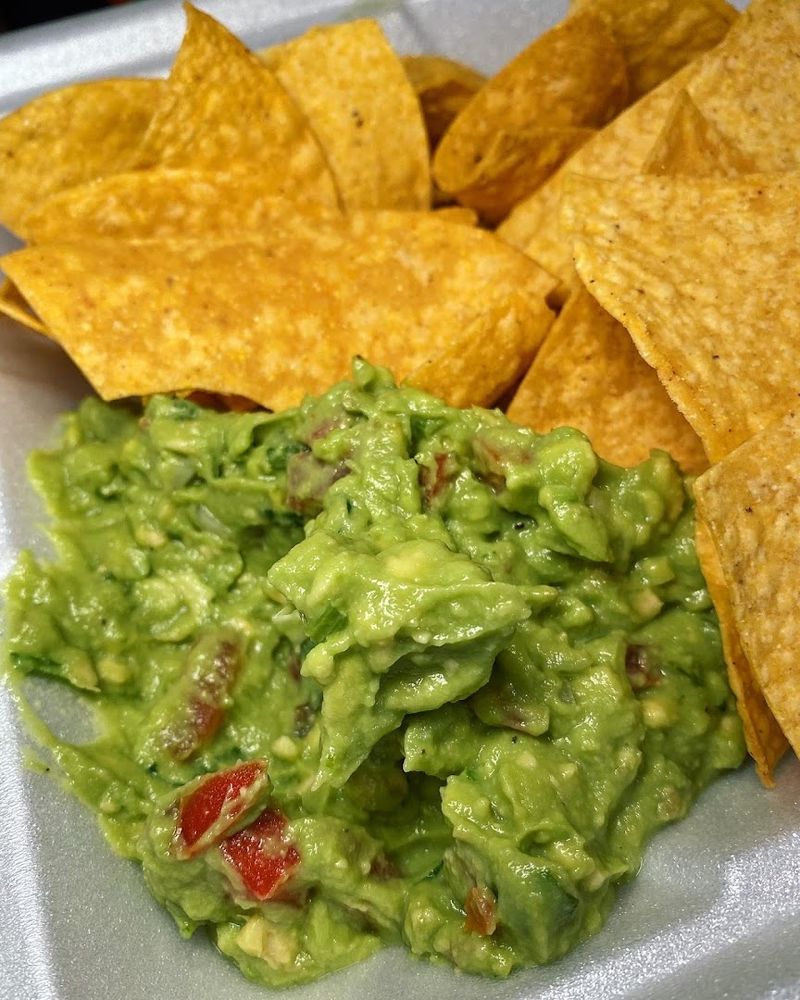 This Connecticut Restaurant Is A Must-Try For Taco Lovers Across The State - Decor Hint Fresh Ingredients Make A Noticeable Difference