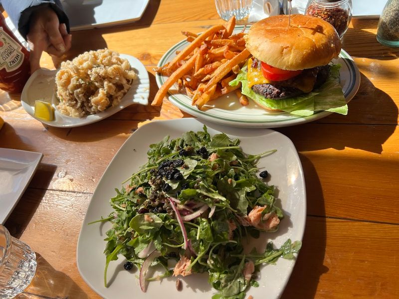 This Lakefront Grill Makes A California Meal Feel Like A Waterfront Escape - Decor Hint Pizza, Pasta, And Burgers Keep It Easy For Groups