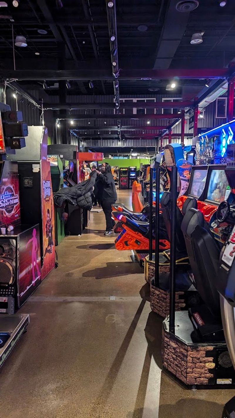 The Michigan Arcade Where Rows Of Classic Games Bring Back Childhood Memories - Decor Hint A Classic Arcade Experience Unlike Anything Nearby