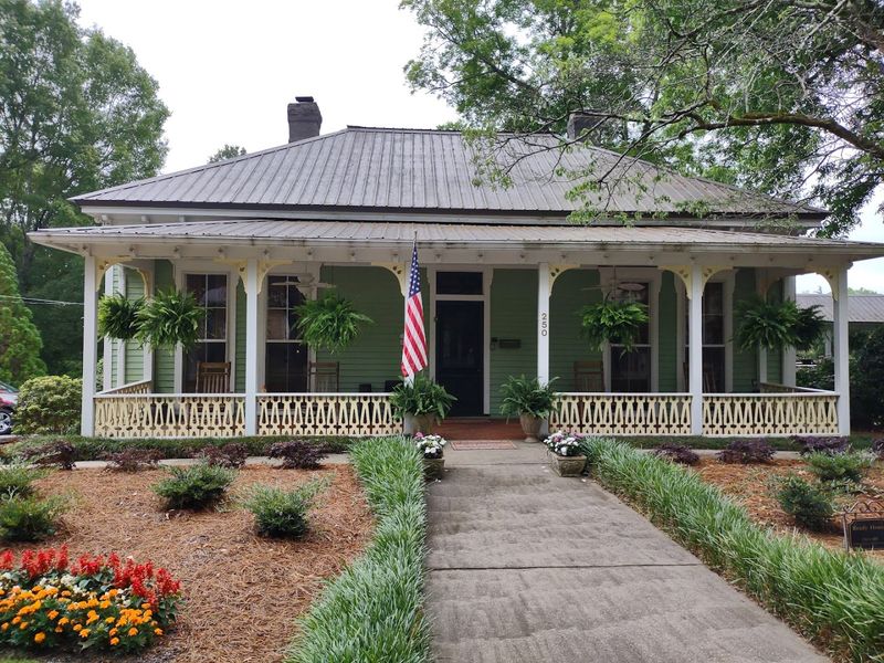 Farmhouse Inn And Local Bed And Breakfasts