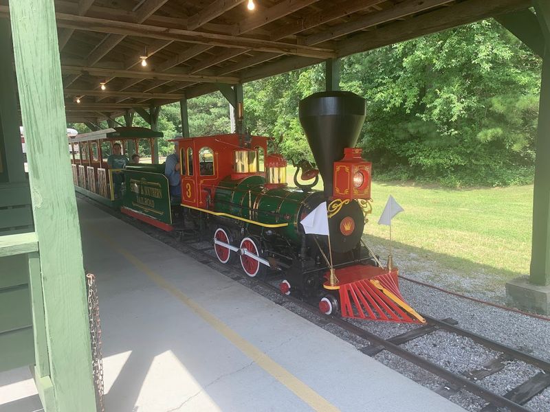 This Scenic Train Ride Through Alabama's Countryside Is A Must-See Experience - Decor Hint The Narrow-Gauge Steam Railroad