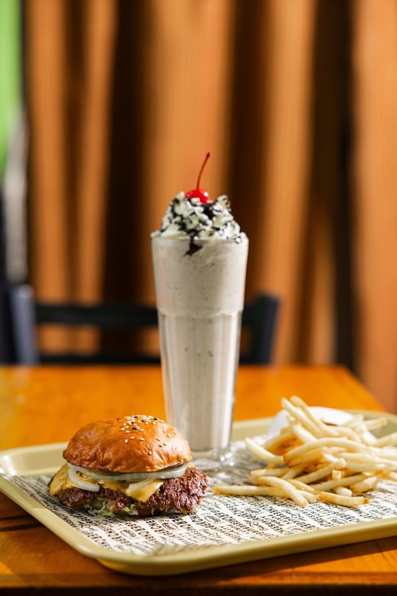 The Smash Burgers At This Maine Spot Are Worth Thinking About All Week - Decor Hint Milkshakes That Make The Meal Feel Complete