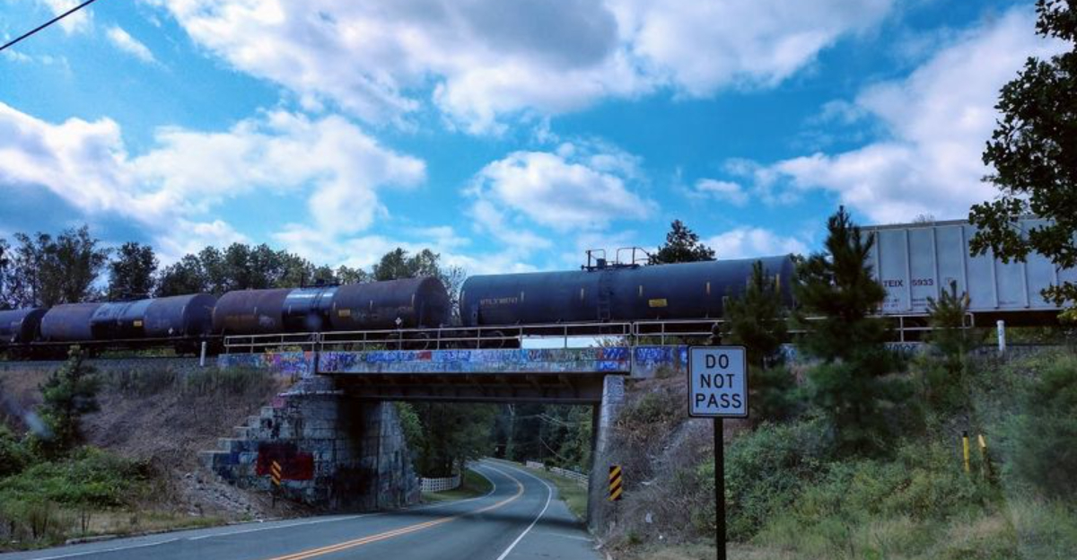 The Mysterious Bridge In North Carolina You Shouldnt Visit After Dark - Decor Hint