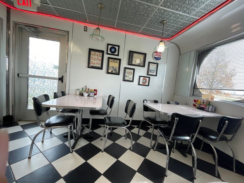 The Nebraska Diner Where One Milkshake Is Enough To Understand The Hype - Decor Hint The First Impression That Sticks