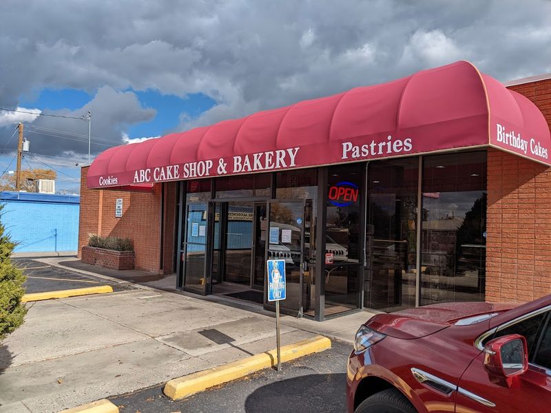 The New Mexico Cake Shop Where One Slice Can Make Your Whole Day Better - Decor Hint The Place That Started It All