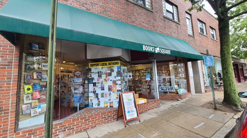 Free Parking And A Dog-Friendly Atmosphere