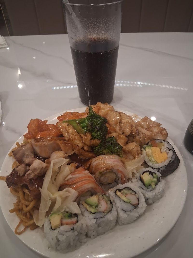 A Low-Key Connecticut Seafood Buffet Serves The Kind Of Meal Locals Swear By - Decor Hint Chinese Classics Still Show Up Strong