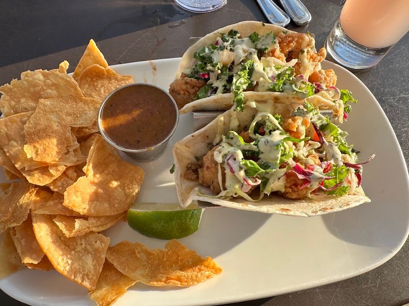 13 Michigan Outdoor Dining Spots Serve Incredible Meals And Stunning Scenery - Decor Hint Boatwerks Waterfront Restaurant