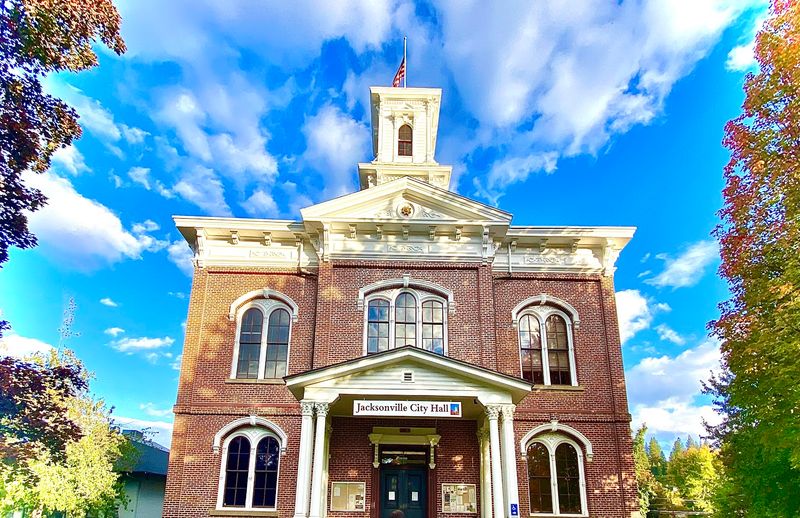 This Oregon Town Looks So Perfect It Feels Like A Movie Set - Decor Hint Historic Buildings With Surprises Inside