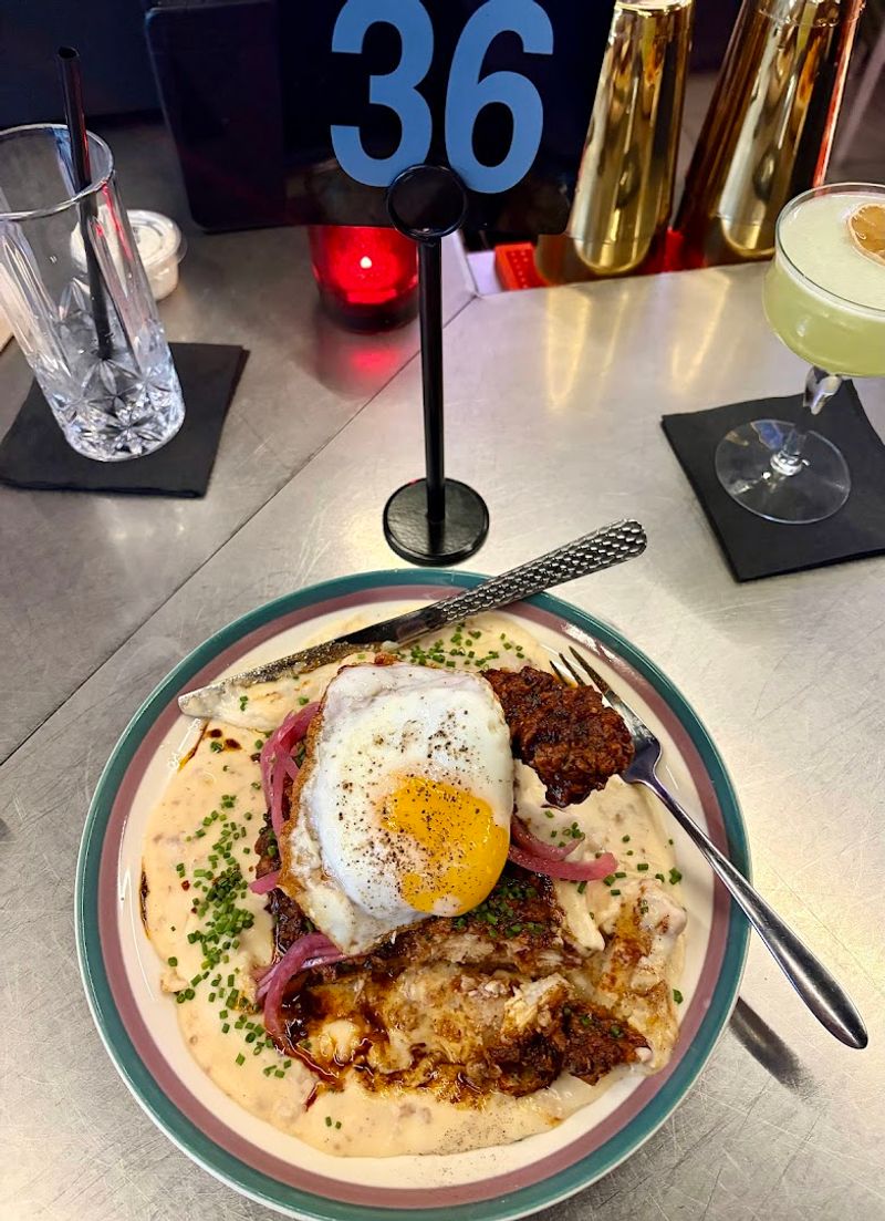 People Drive Across Nebraska To Eat At This Beloved Fried Chicken Restaurant - Decor Hint The Menu Goes Beyond Sandwiches Without Losing The Chicken Focus