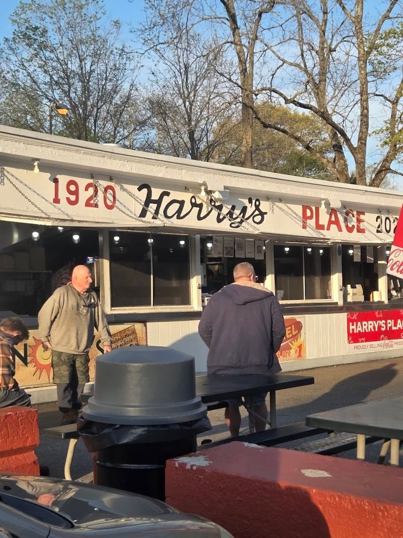 This Low-Key Connecticut Spot Is Winning Over Burger Lovers Fast - Decor Hint Seasonal Hours And Smart Timing