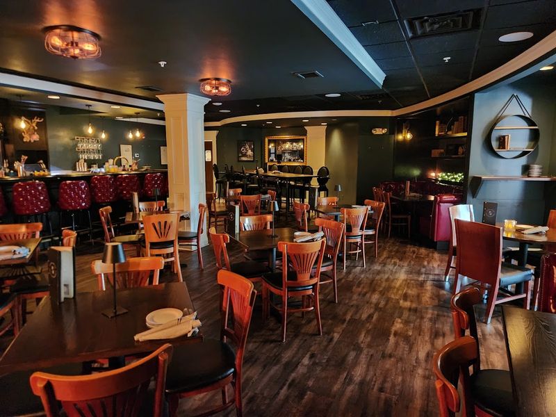 Local Dining Scene On High Street