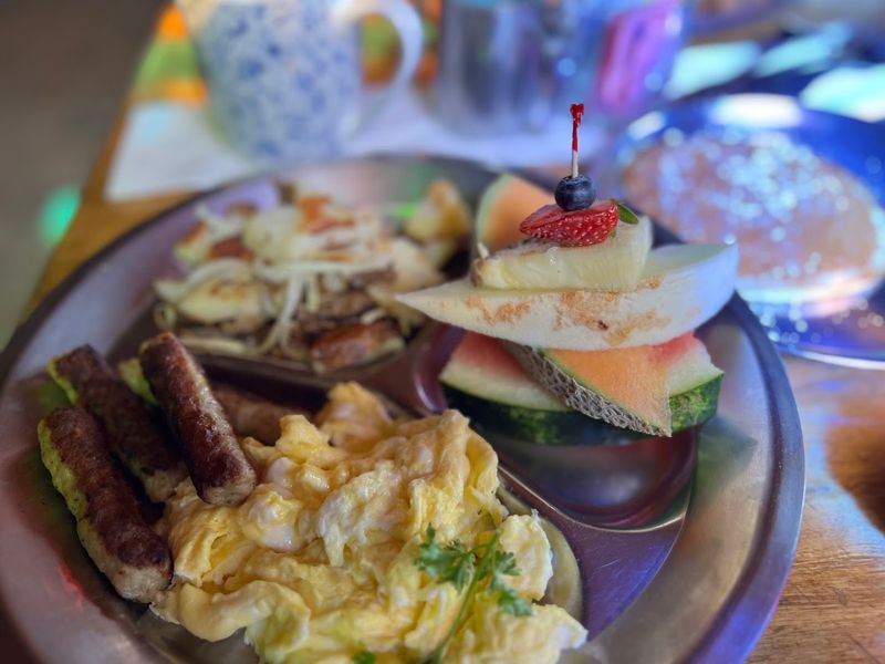 Breakfast And Lunch Are Served All Day