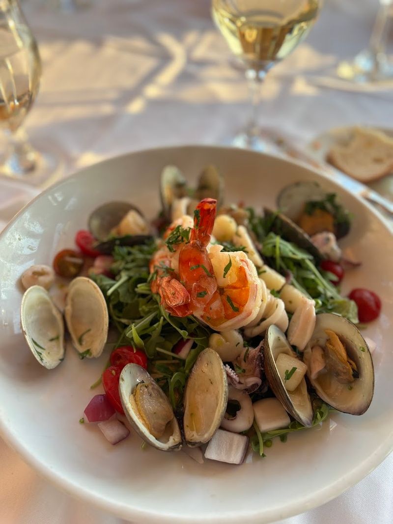 Seafood Favorites Close To The Water