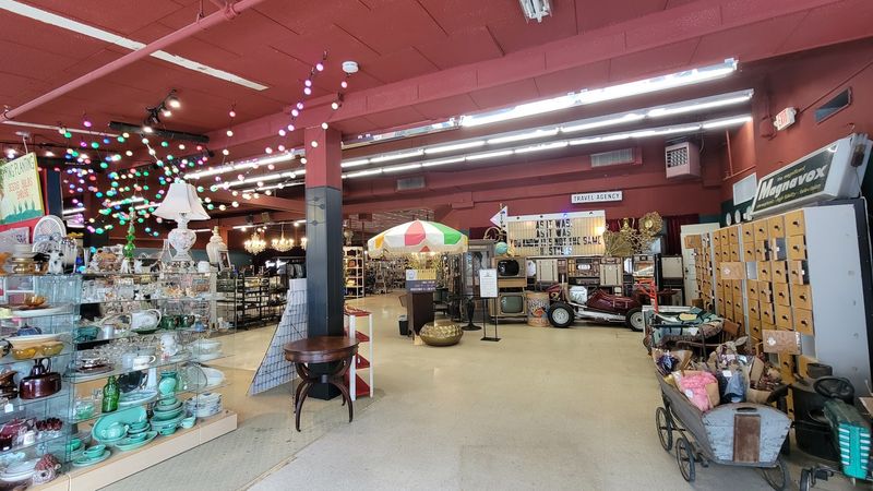 Lose Yourself Among The Treasures Inside This Massive New York Antique Warehouse - Decor Hint The Sheer Size and Layout