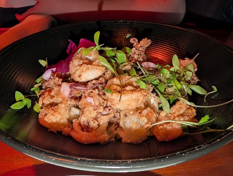 The Florida Restaurant That Turned Polynesian Culture Into An Unforgettable Night Out - Decor Hint Food That Takes The Menu Seriously