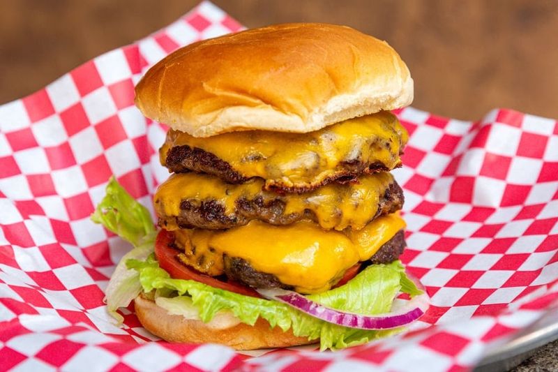 These Western North Carolina Burgers Are Worth Thinking About Long After The Last Bite - Decor Hint The Cardinal