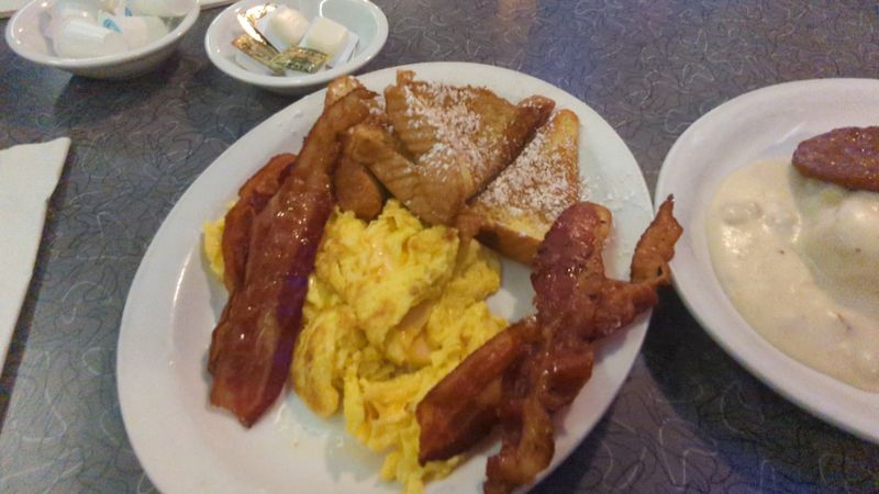 This Unassuming Florida Diner Is Known For Its Outstanding Biscuits And Gravy - Decor Hint A Menu Built Around Comfort Food Done Right