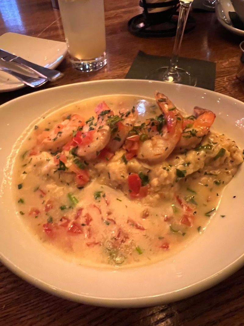 Cheddar Grits That Steal The Spotlight