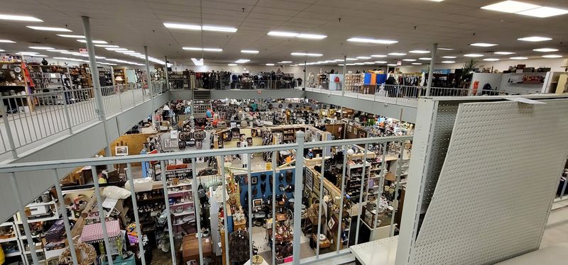 Hundreds Of Vendors Under One Roof