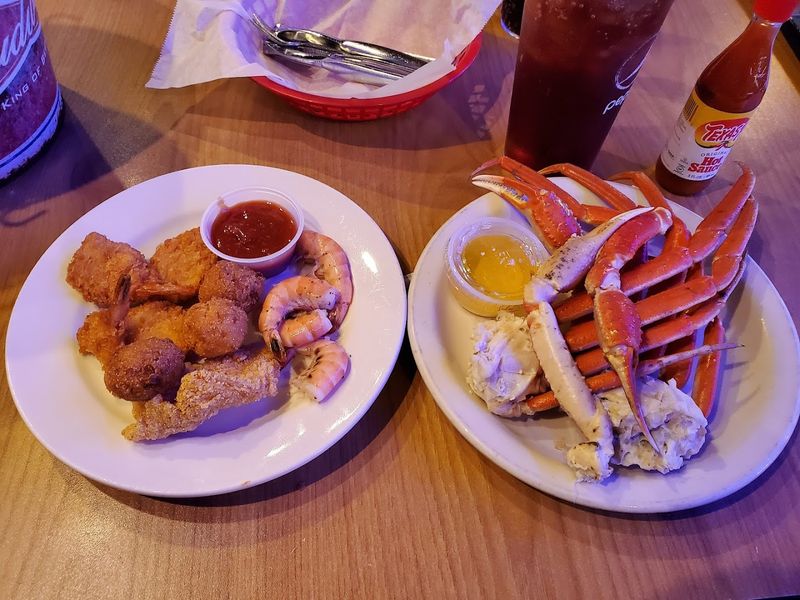 This Seafood Buffet In Tennessee Offers The Crispiest Fried Shrimp You'll Ever Taste - Decor Hint Butterfly Shrimp Done Beautifully