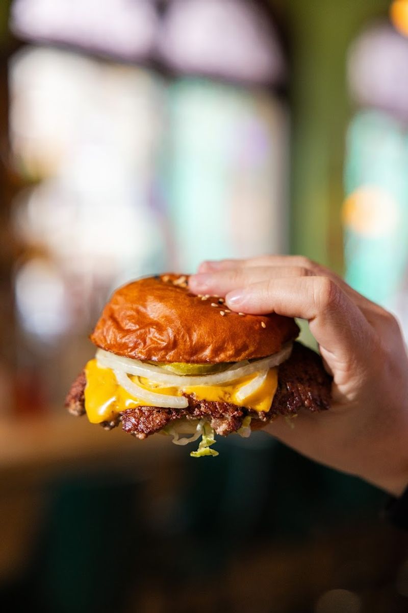 The Smash Burgers At This Maine Spot Are Worth Thinking About All Week - Decor Hint The Smash Burger Technique That Changes Everything