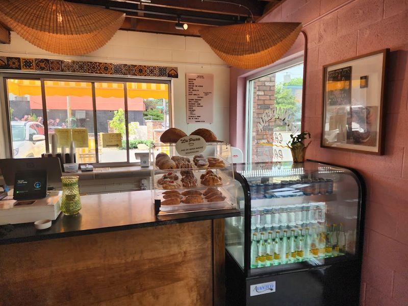 The Tiny Louisville, Kentucky Bakery That Sells Out By 10 AM Every Saturday Morning - Decor Hint Prices That Respect Your Budget