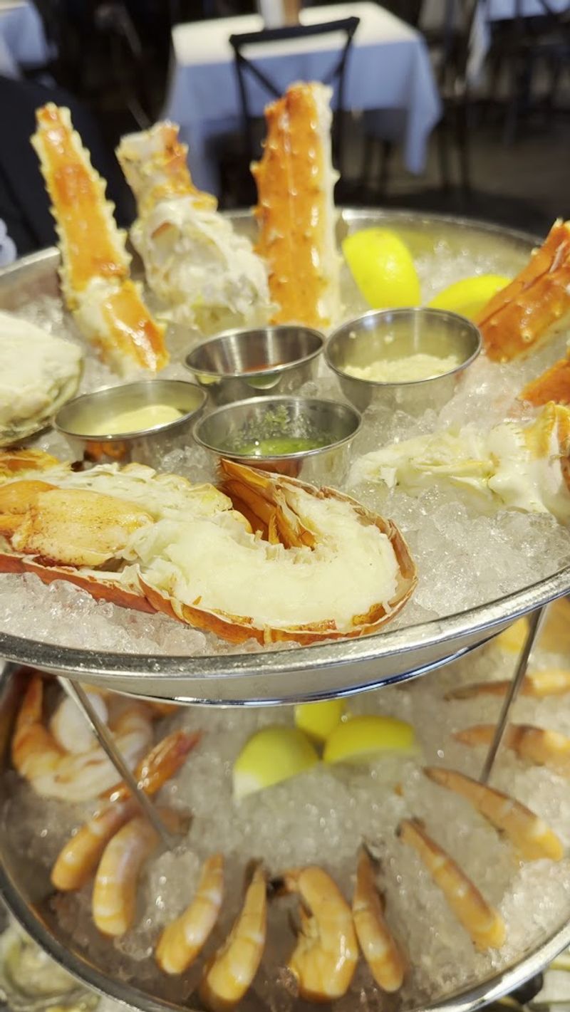 The Legendary Blackened Seafood Platter Everyone Keeps Talking About