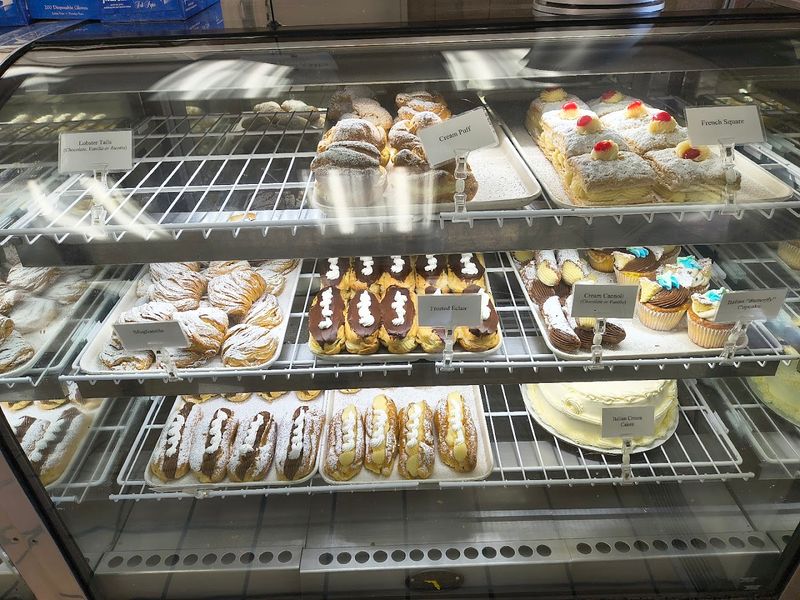 The Sweet Connecticut Pastry Shops That Feel Like A Tiny Trip To Italy - Decor Hint Lucibello's Italian Pastry Shop