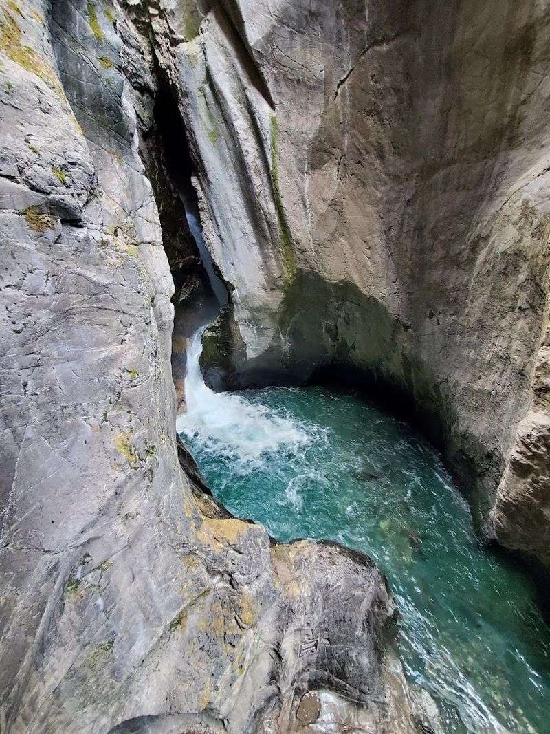 The Colorado Mountain Town That Combines Scenery And Small-Town Charm - Decor Hint Box Canon Falls Park