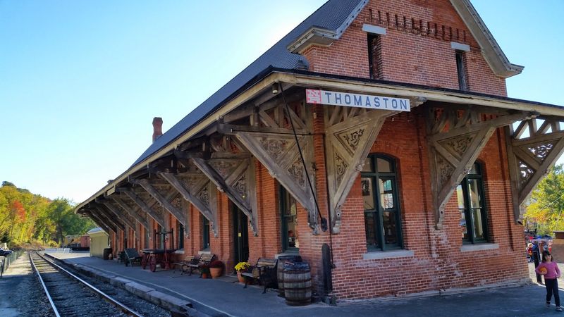 A Scenic Train Ride Through The Naugatuck Valley