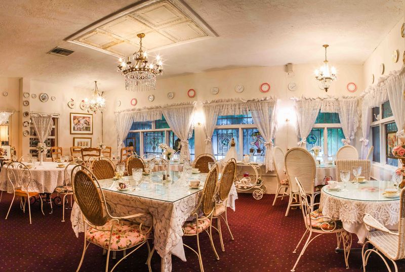 10 Charming Florida Tea Houses Where Every Cup Feels Like A Little Escape - Decor Hint Tea Room Miami At Cauley Square