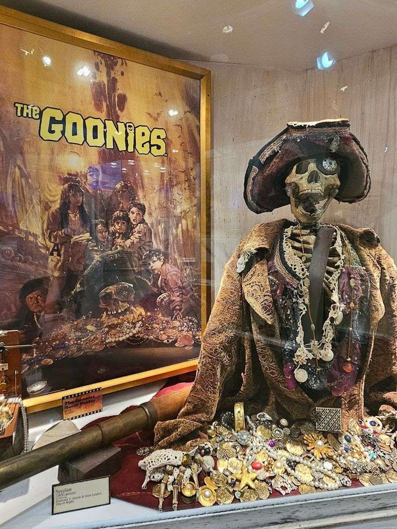Movie Props And Pop Culture Gold